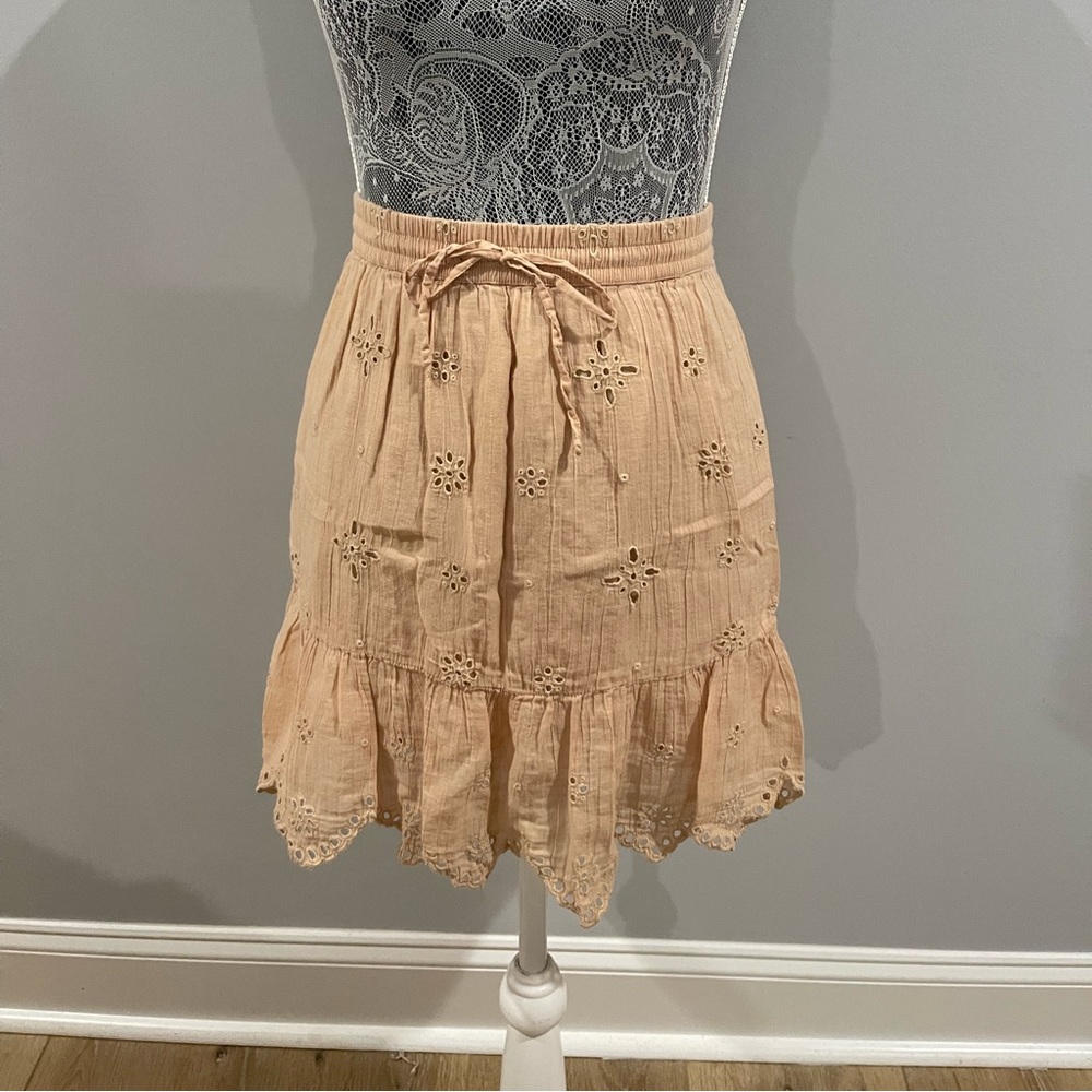 Eyelet skirt